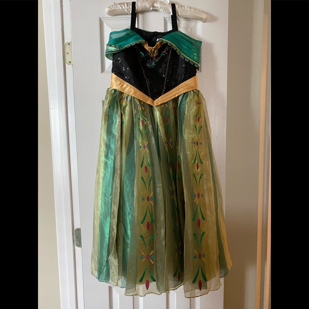 Anna Coronation costume